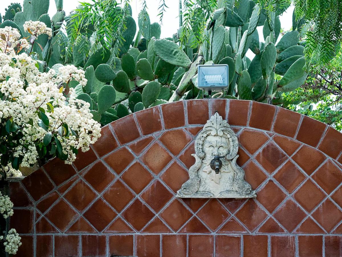 Fontana Del Cherubino Санта-Мария-ди-Ликодия Экстерьер фото